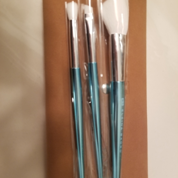 Makeup Brushes - Picture 2 of 2